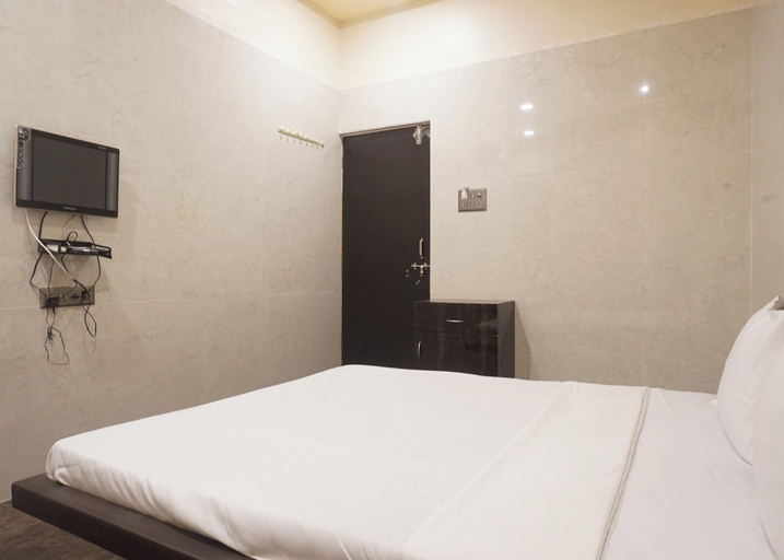 Bedroom 2, Yashraj Resorts, Pune