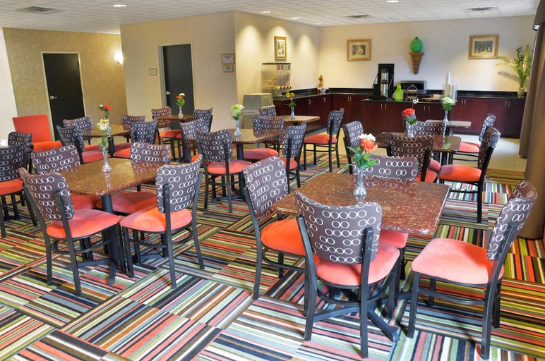Food & Drinks, Sonesta Essential Savannah, Chatham