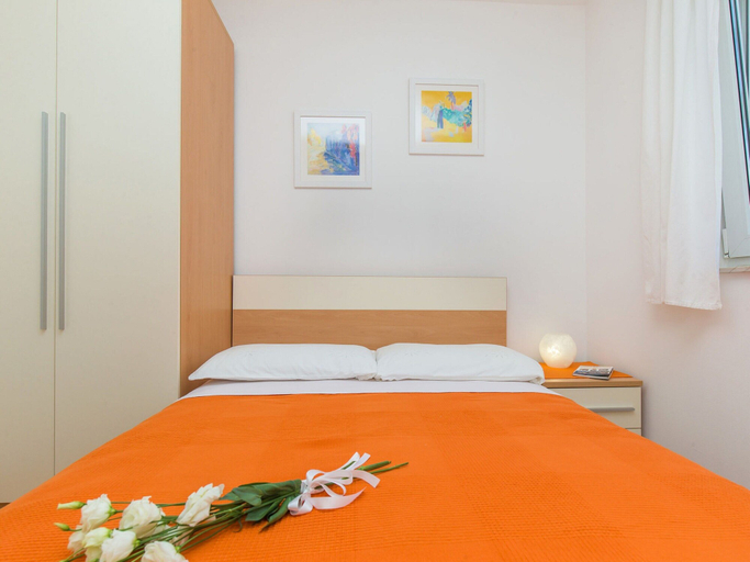 Bedroom 5, Spacious and Modern 1st Floor Apartment With Private Garage, Wi-fi, Dubrovnik