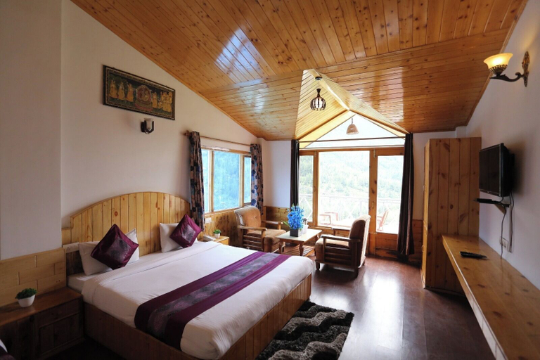 Bedroom 2, Hotel Surbhi, Kullu