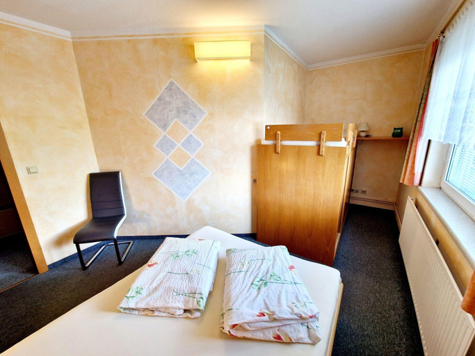 Bedroom 4, Comfortable Apartment Near Nassfeld, Hermagor