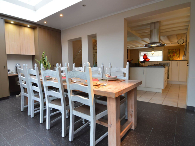 Others 5, Vintage Villa in Knokke-Heist near Beach, West-Vlaanderen