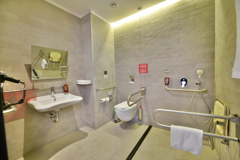 Bedroom 5, Park Inn By Radisson Istanbul Ataturk Airport, Küçükçekmece