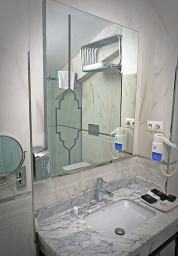 Bathroom 5, Hotel Kralice, Fatih