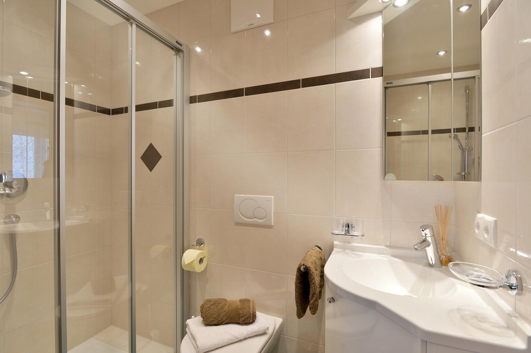 Bathroom 3, Apart bianca Zillertal, Schwaz