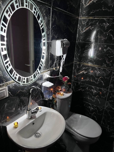 Bathroom 4, Downtown view studios, 'Abdin