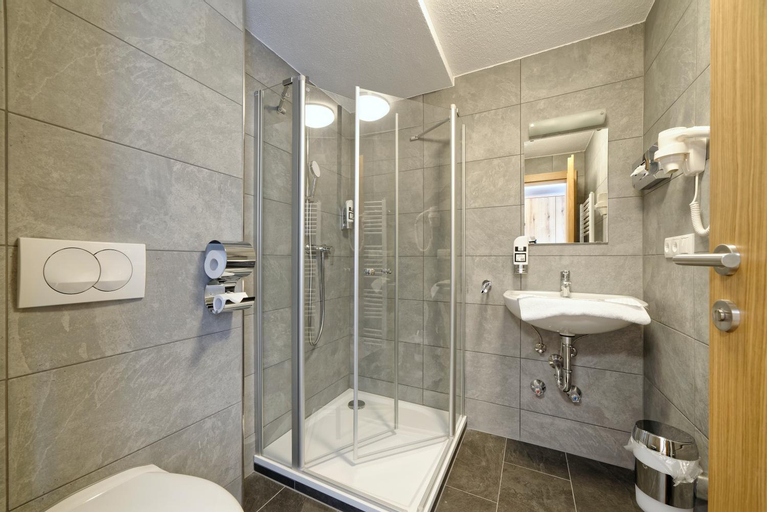 Bathroom 4