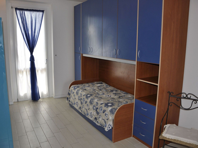 Bedroom 3, Poolside Stay in Lazise, Verona