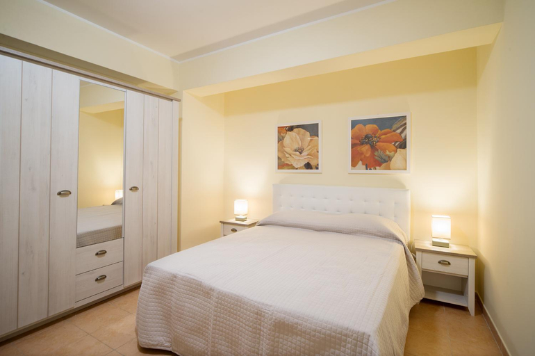 Bedroom, MIlly House, Messina