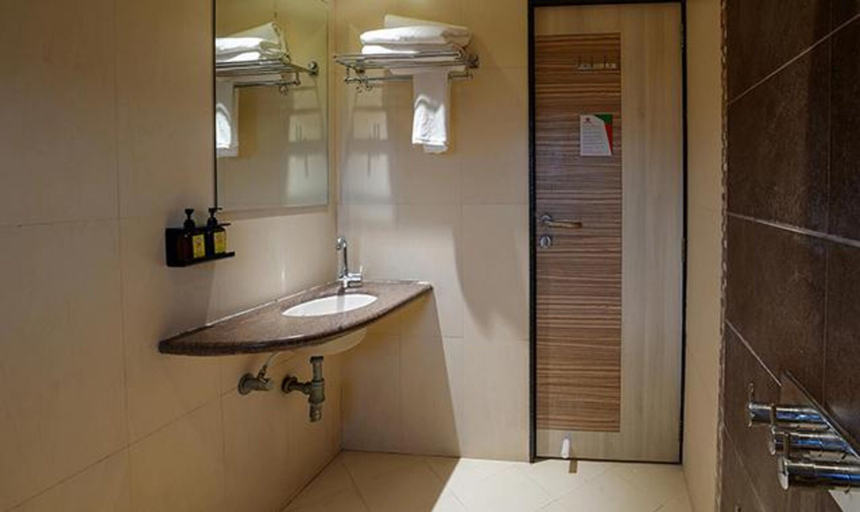 Bathroom 4, FabHotel Prime Rester Select Chakan, Pune