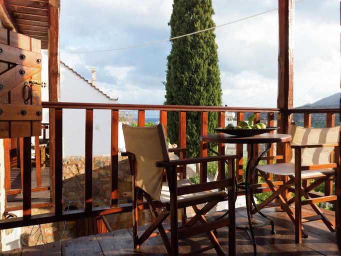 Others 5, Traditional Apartment in Elounda, Crete