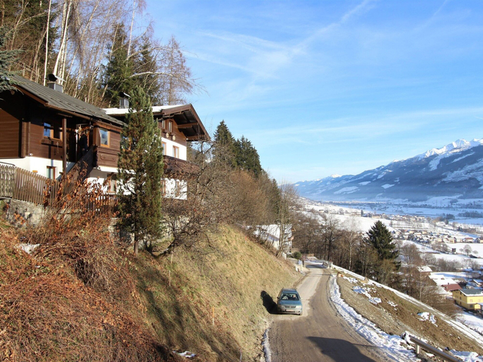 Others 5, Apartment in Stuhlfelden near Ski Lift, Zell am See