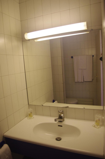 Bathroom 4, Belambra Hôtel Le Normont, Essonne