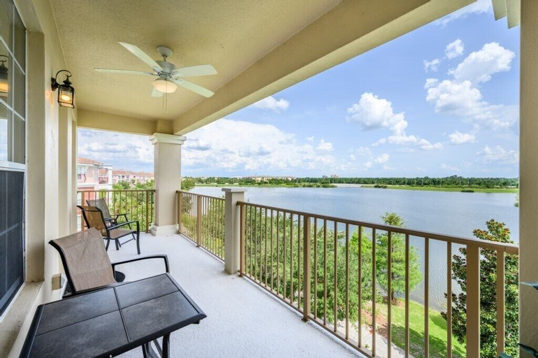 Exterior & Views 1, Tropical Lakeview Condo w. Vegas Game Room - 1014, Orange