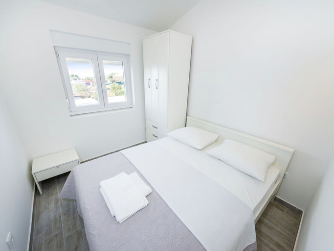 Bedroom 4, Comfy Apartment in Sveti Petar na Moru With Garden, Sveti Filip i Jakov