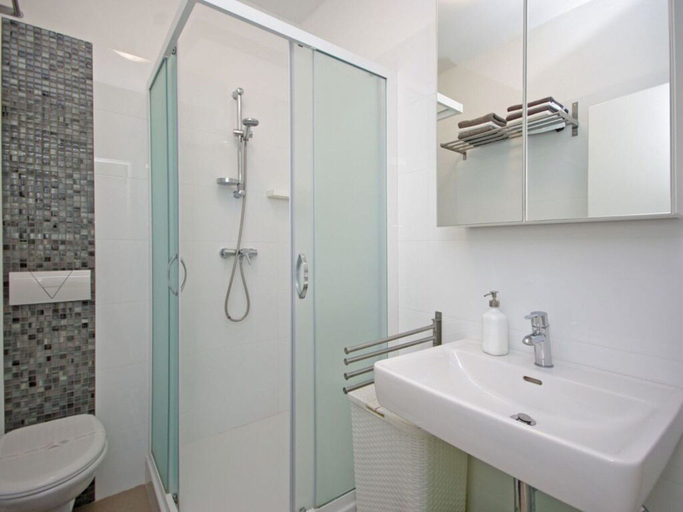 Bathroom 2, Holiday Apartment Beach House IVA App.1, Gradac