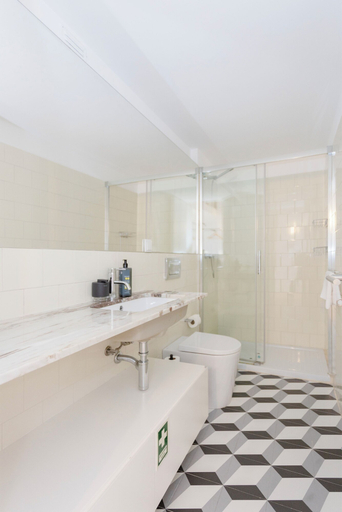 Bathroom 5, Liiiving - Mezzanine Delight Balcony, Porto