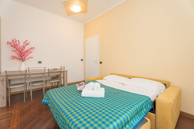 Bedroom 2, Station's Apartments Bergamo, Bergamo