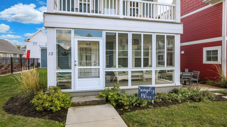 Exterior & Views 2, Splash Haven, La Salle