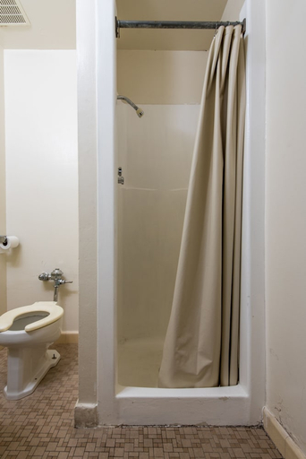 Bathroom 4, Aida Plaza, San Francisco