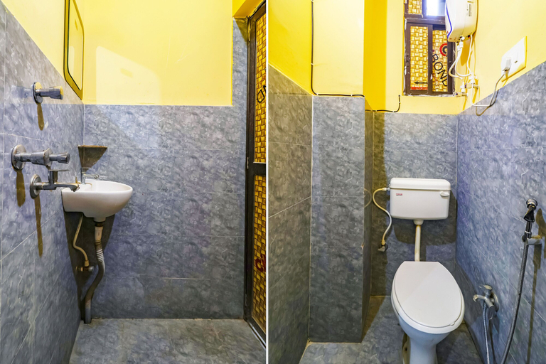 Bathroom, FabExpress Swarn Fortune inn, Patna