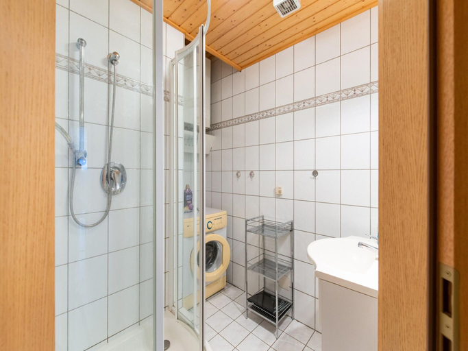 Bathroom, Apartment Tauplitz Near Ski Lift & Slopes, Liezen