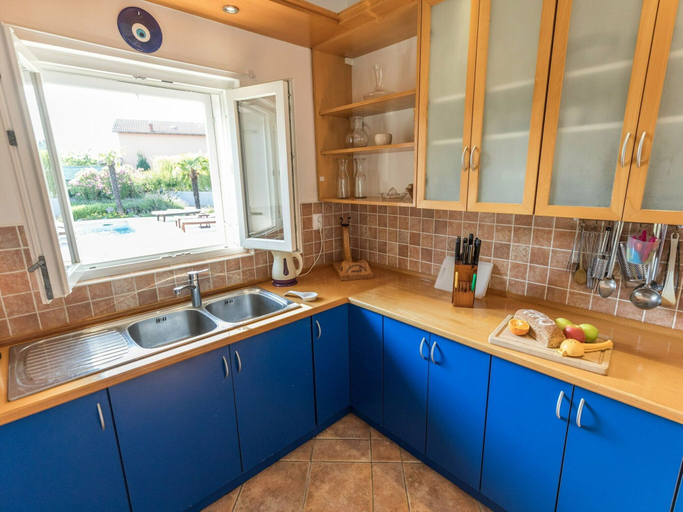 Others 5, Pool Villa in Sibenik Near Lake, Bilice