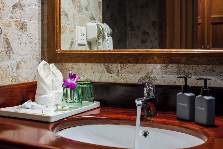 Bathroom 5, Pierre Hotel, Siem Reap