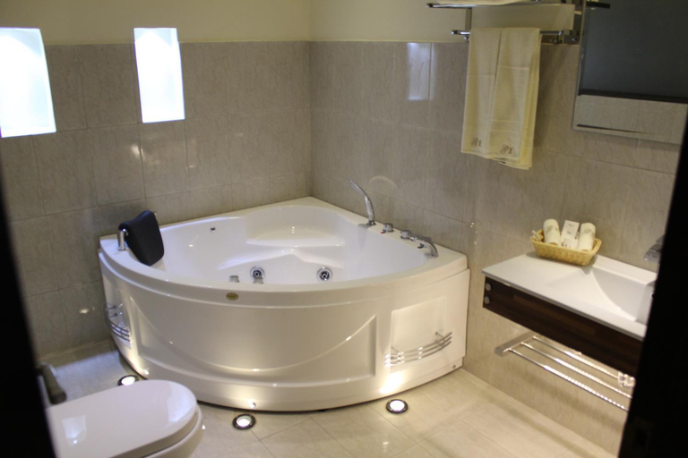 Bathroom 4, Hotel Grand Enclave Hotel, Lahore