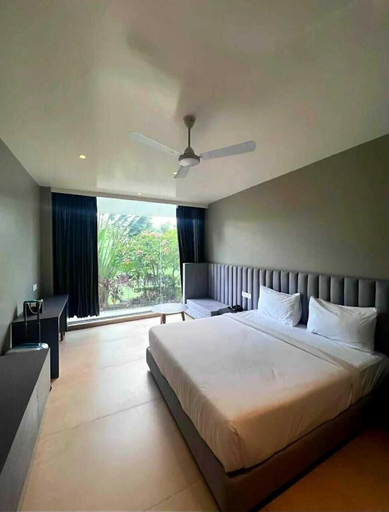 Bedroom, THE DEMOCRACY HOTEL & RESORT, Nashik