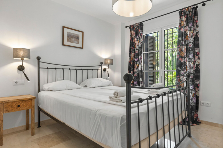 Bedroom 3, Classic Urban Flat in Malaga City Center - Mal05, Málaga