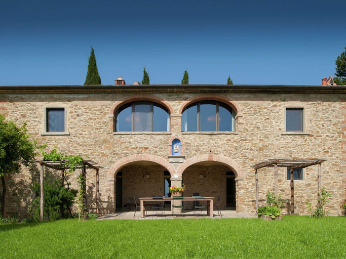 Exterior & Views 2, Villa in Tuscany with Organic Wine Estate, Arezzo
