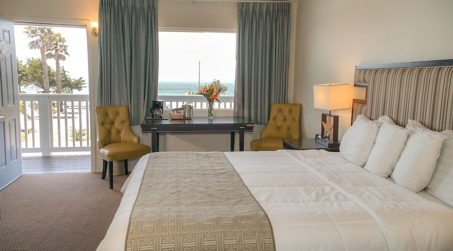 Bedroom 2, San Simeon Lodge, San Luis Obispo