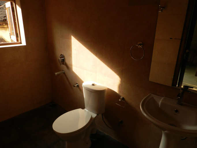 Bathroom 3, THE OLD QUARTER HOSTEL, North Goa