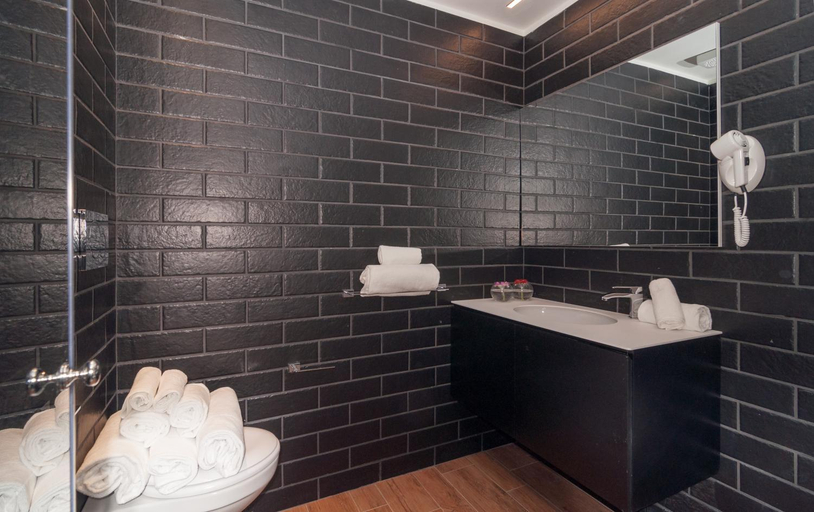 Bathroom 3, Residence Ten Suite, Rimini