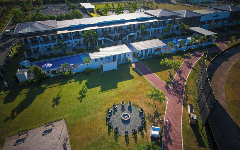 Exterior & Views 2, The Mansion Boutique Hotel, Mabalacat