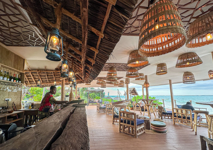 Food & Drinks 5, Marafiki Beach Hotel & Spa, Kaskazini 'A'