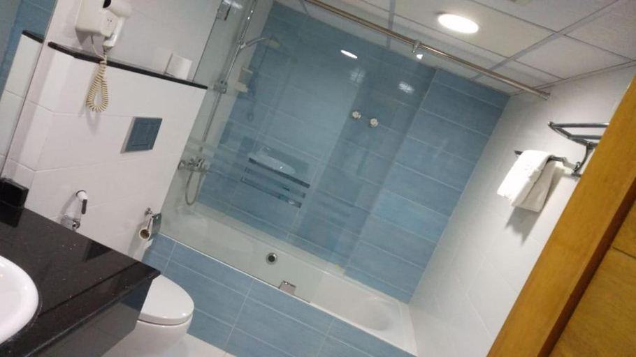 Bathroom 4, Al Reef Hotel, Bausher