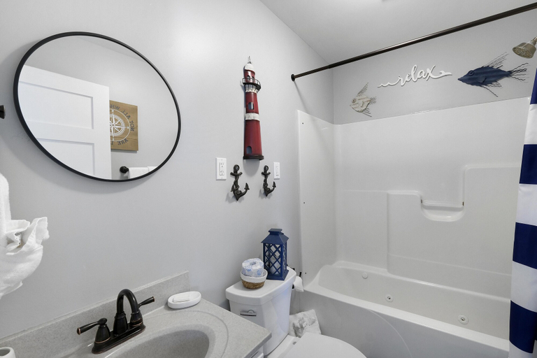 Bathroom, Nautical Nest, La Salle