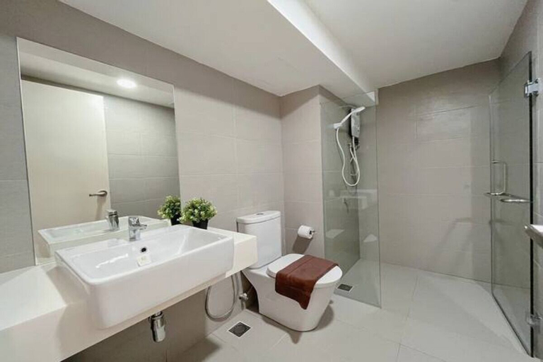 Bathroom 4
