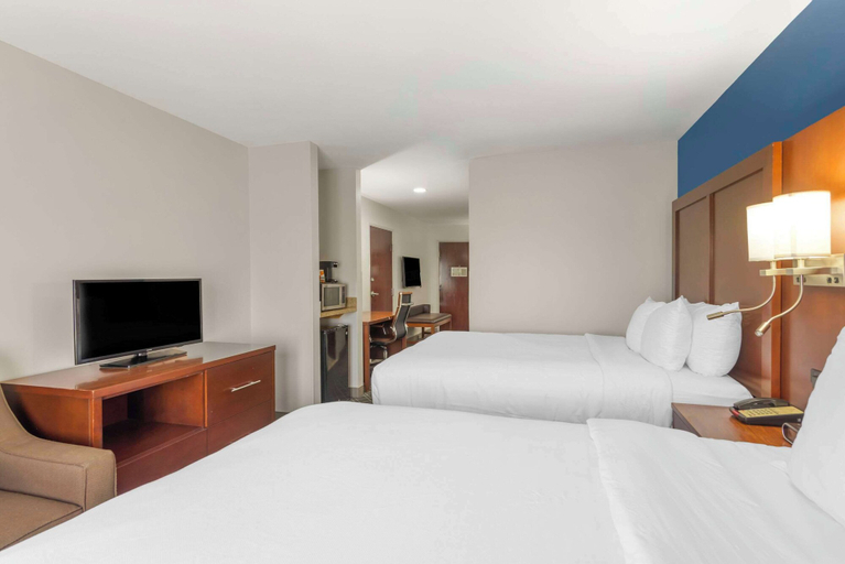 Bedroom 3, Comfort Suites Atlanta Airport, Clayton