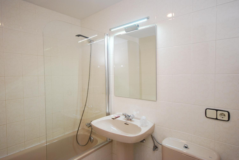 Bathroom 5, Hotel Principado de Europa, Asturias