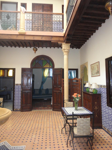 Others 5, Dar Yanis, Rabat