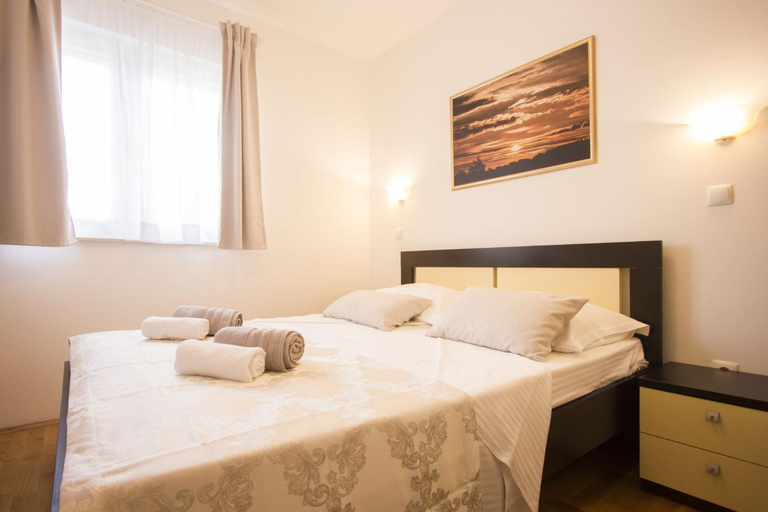 Bedroom 3, Apartments Paradise, Okrug