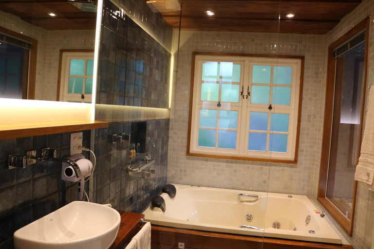 Bathroom 3, Auberge Suisse Pousada, Nova Friburgo