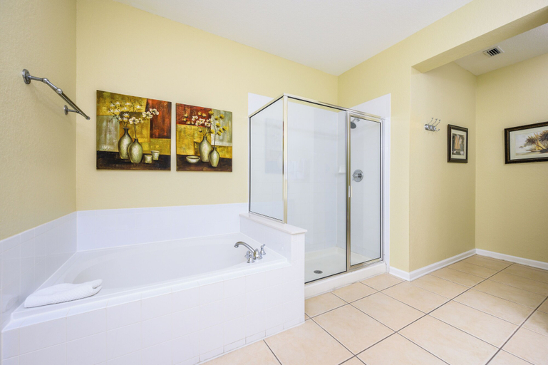 Bathroom 5, Epic Universe Large Condo With Pool Table, Vista Cay - 2003, Orange