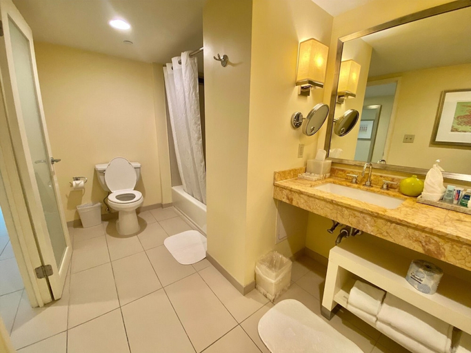 Bathroom 5, Hyatt Regency Sarasota, Sarasota