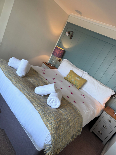 Bedroom 2, The Edgcumbe Arms, Cornwall