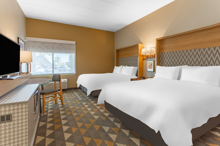 Bedroom 4, Holiday Inn Rockford(I-90&Rt 20/State St) by IHG, Winnebago