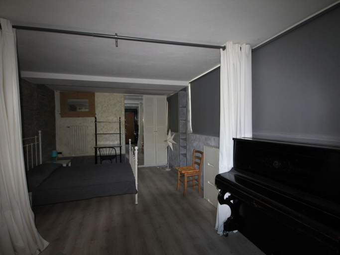 Room 2, Belvilla by OYO Michael's House, Novara